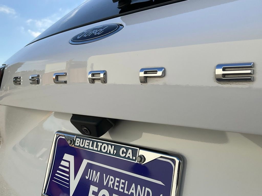 Used 2021 Ford Escape SE image 17