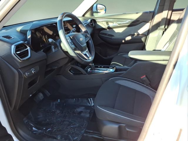 Used 2024 Chevrolet TrailBlazer LT w/ LT Cold Weather Package image 11
