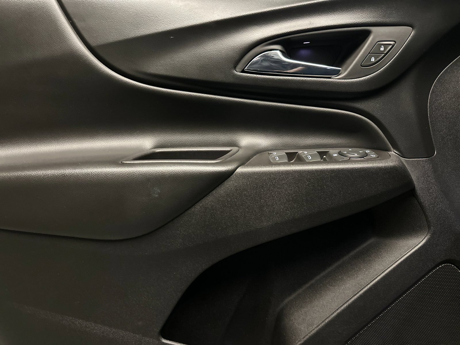 Used 2019 Chevrolet Equinox LT FWD image 12