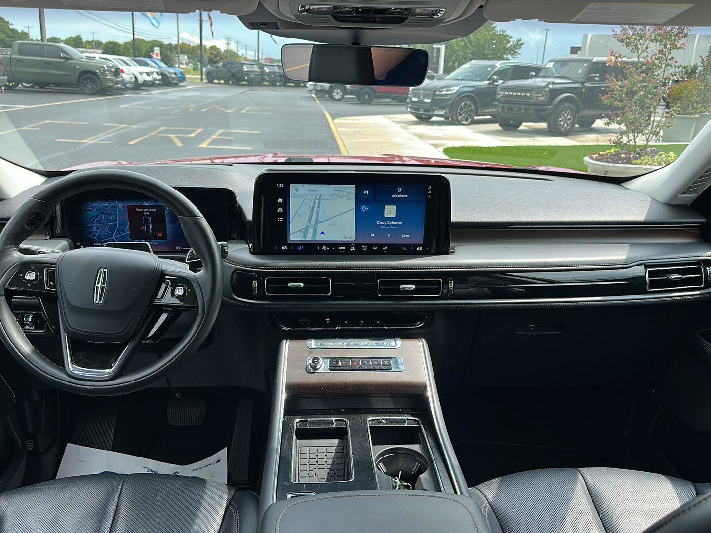 Used 2025 Lincoln Aviator Reserve AWD/4WD image 16