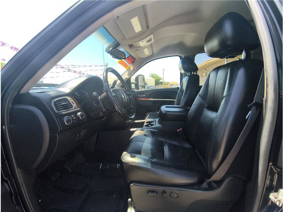 Used 2011 Chevrolet Silverado 3500 LTZ w/ LTZ Plus Package AWD/4WD image 9