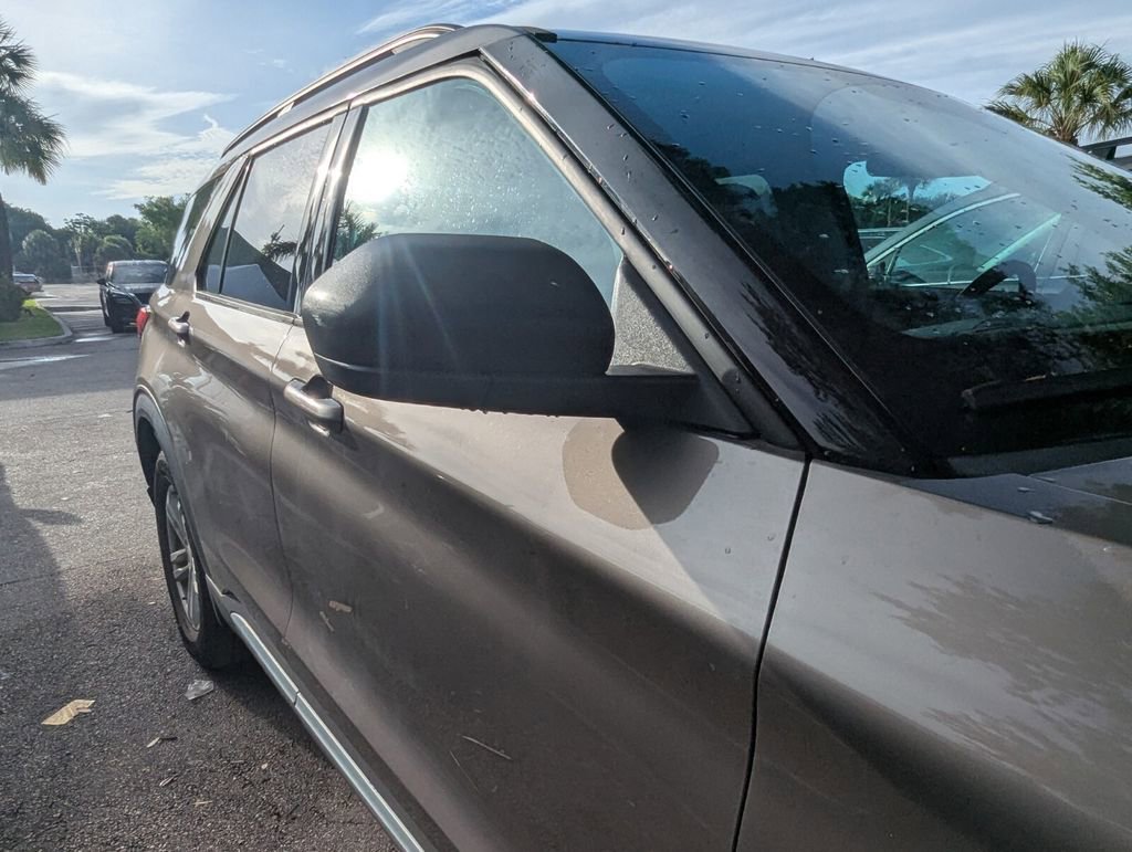Used 2021 Ford Explorer XLT RWD image 9