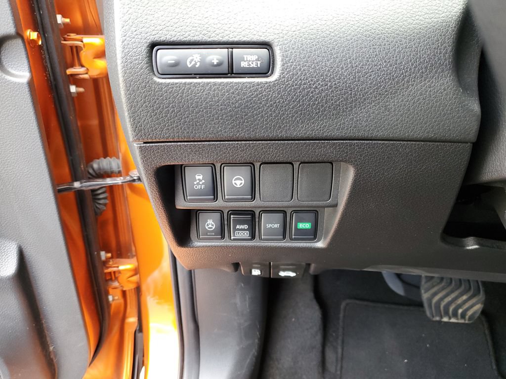 Certified 2022 Nissan Rogue Sport SV w/ Technology Package AWD/4WD image 20