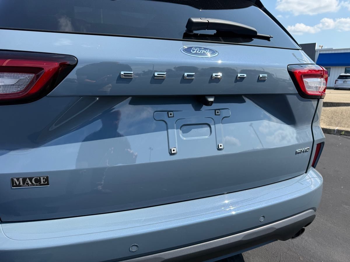 Used 2023 Ford Escape ST-Line w/ Tech Pack #1 AWD/4WD image 7