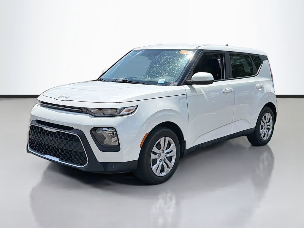 Used 2022 Kia Soul LX FWD image 2