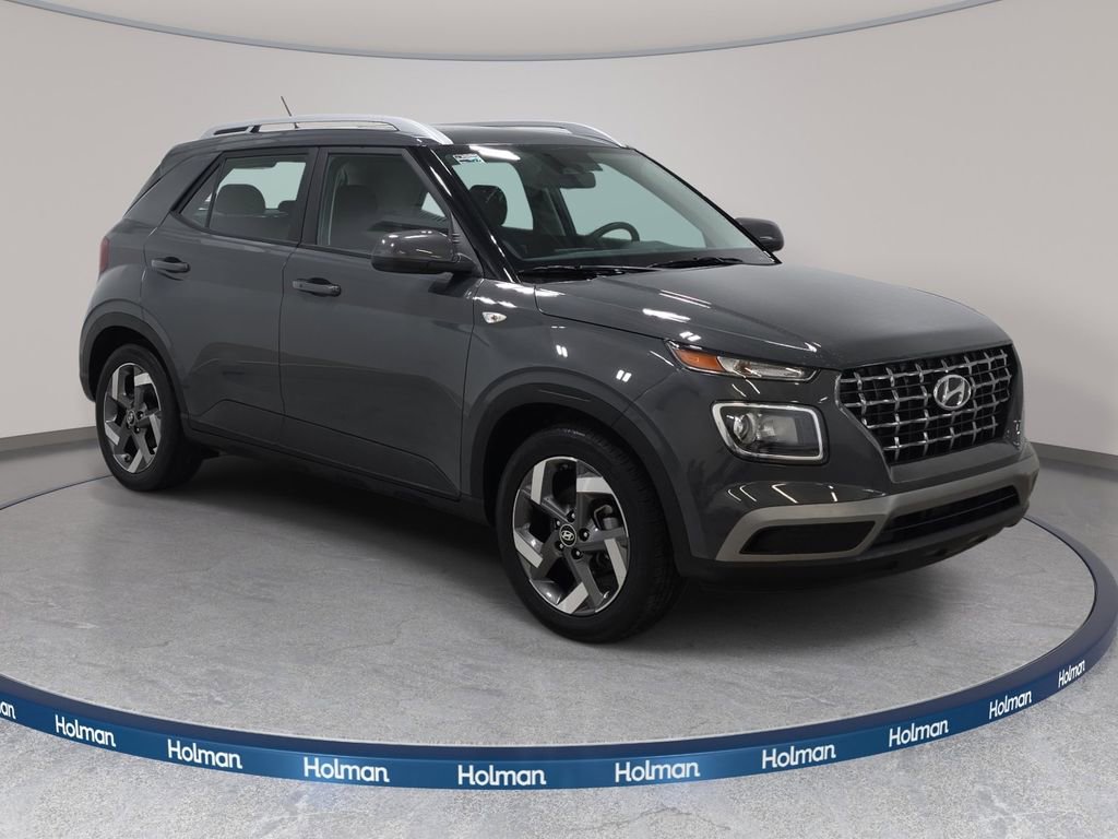 Used 2025 Hyundai Venue SEL FWD image 4