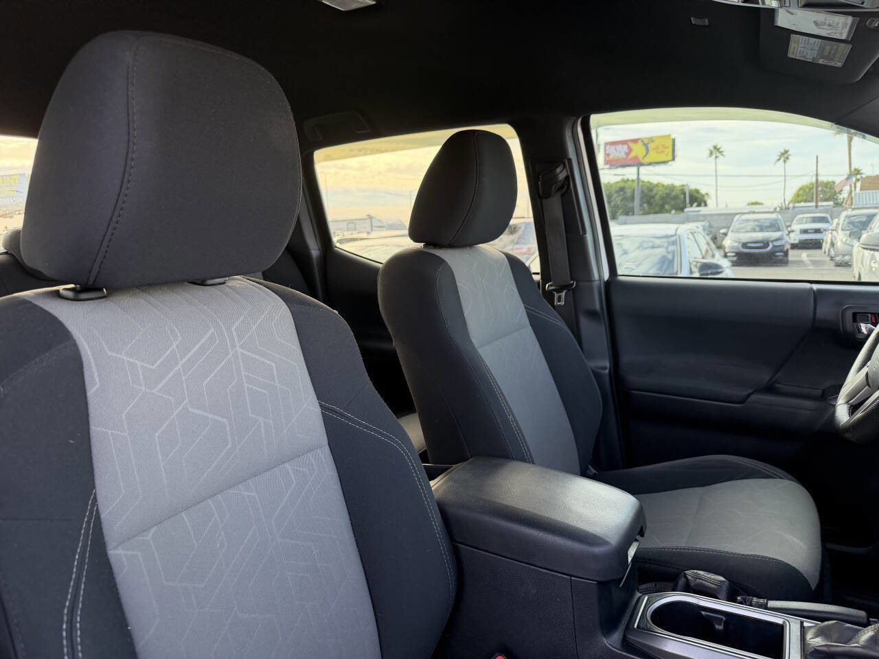 Used 2020 Toyota Tacoma TRD Off-Road w/ Technology Package image 27