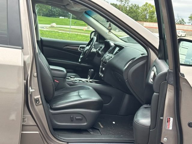 Used 2014 Nissan Pathfinder SL w/ SL Premium Package AWD/4WD image 17