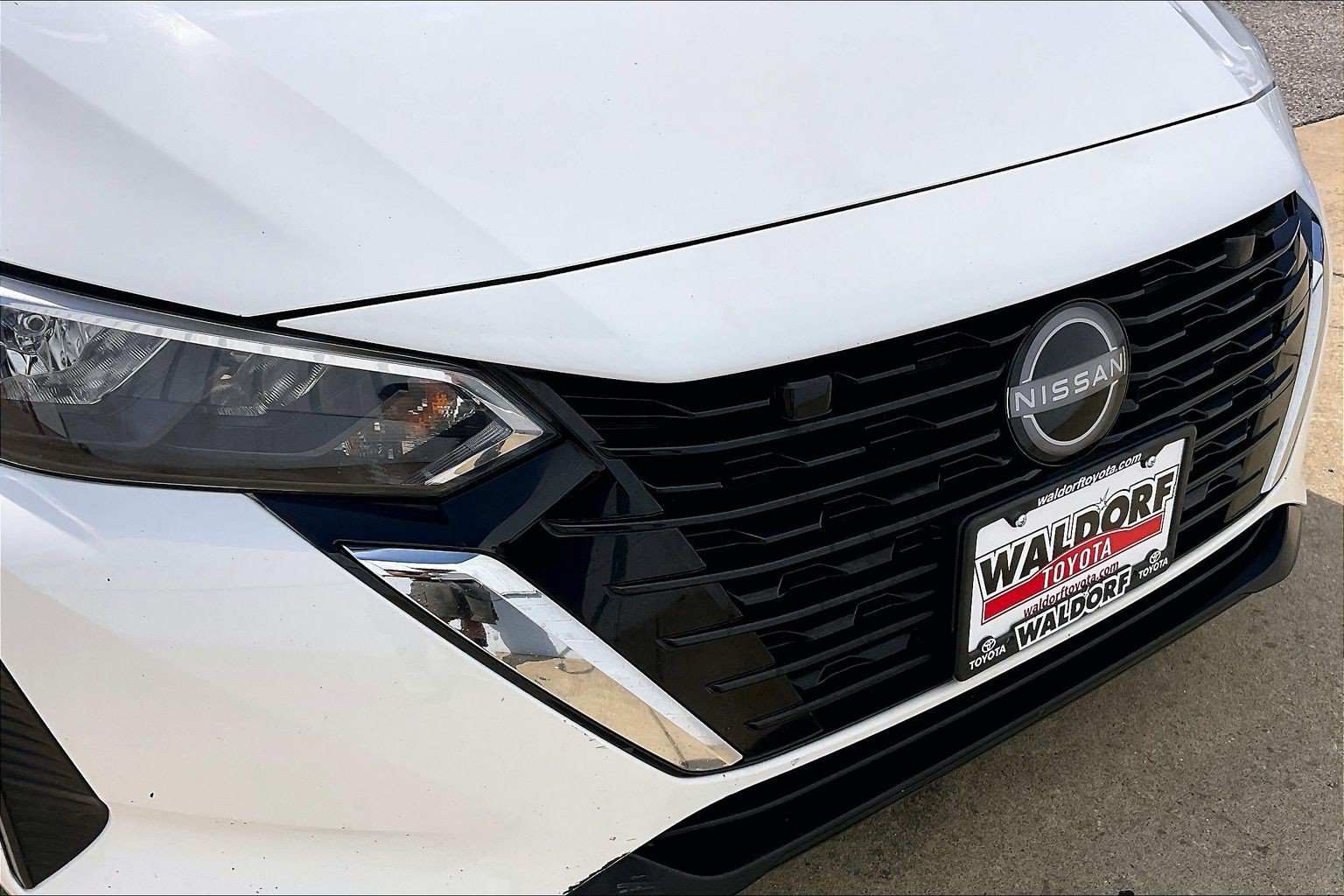 Used 2024 Nissan Sentra SV FWD image 34