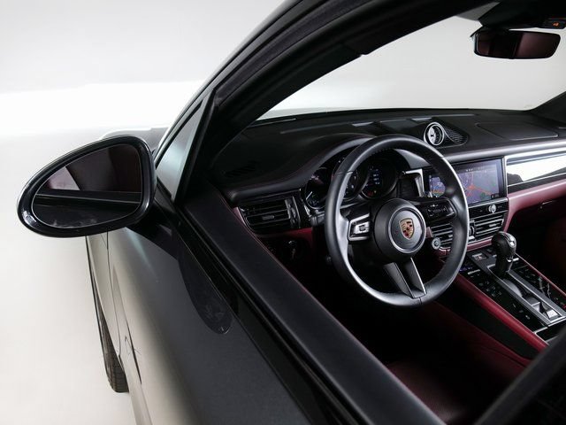 Certified 2025 Porsche Macan S AWD/4WD image 27