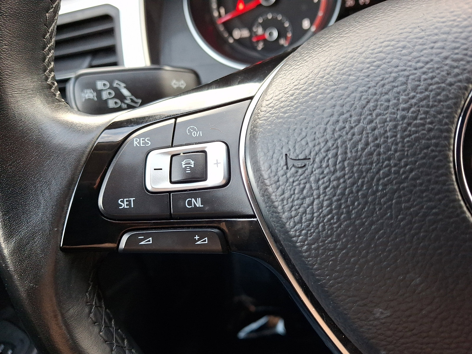 Used 2018 Volkswagen Atlas SE image 20