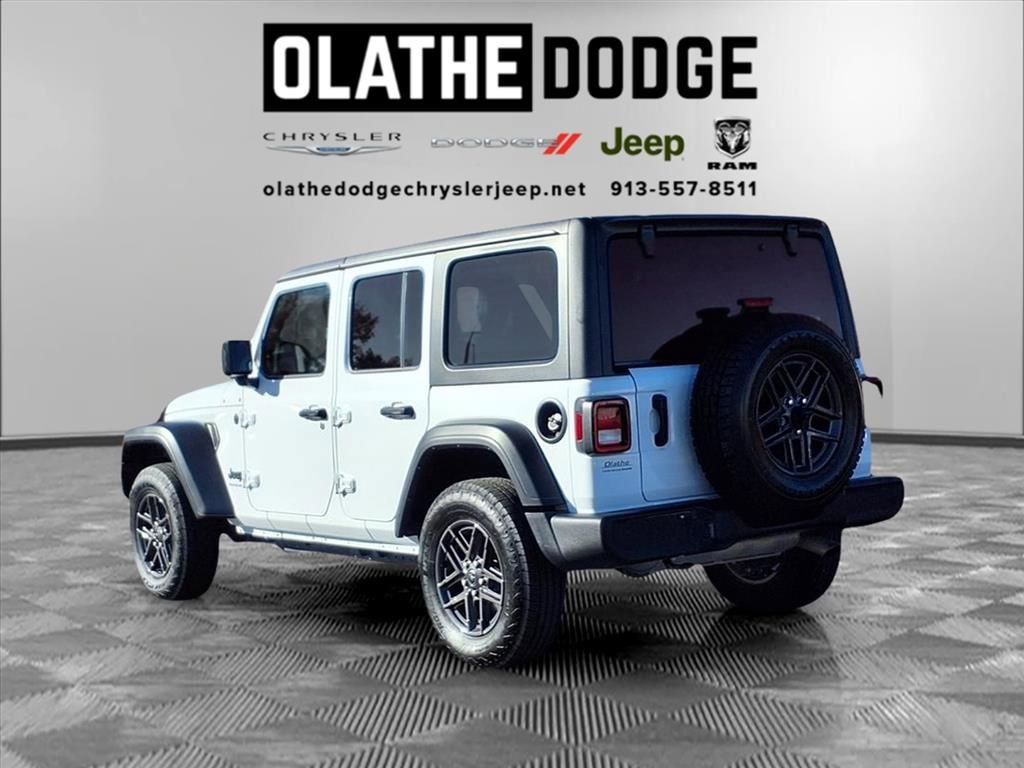 Used 2025 Jeep Wrangler Sport S image 3