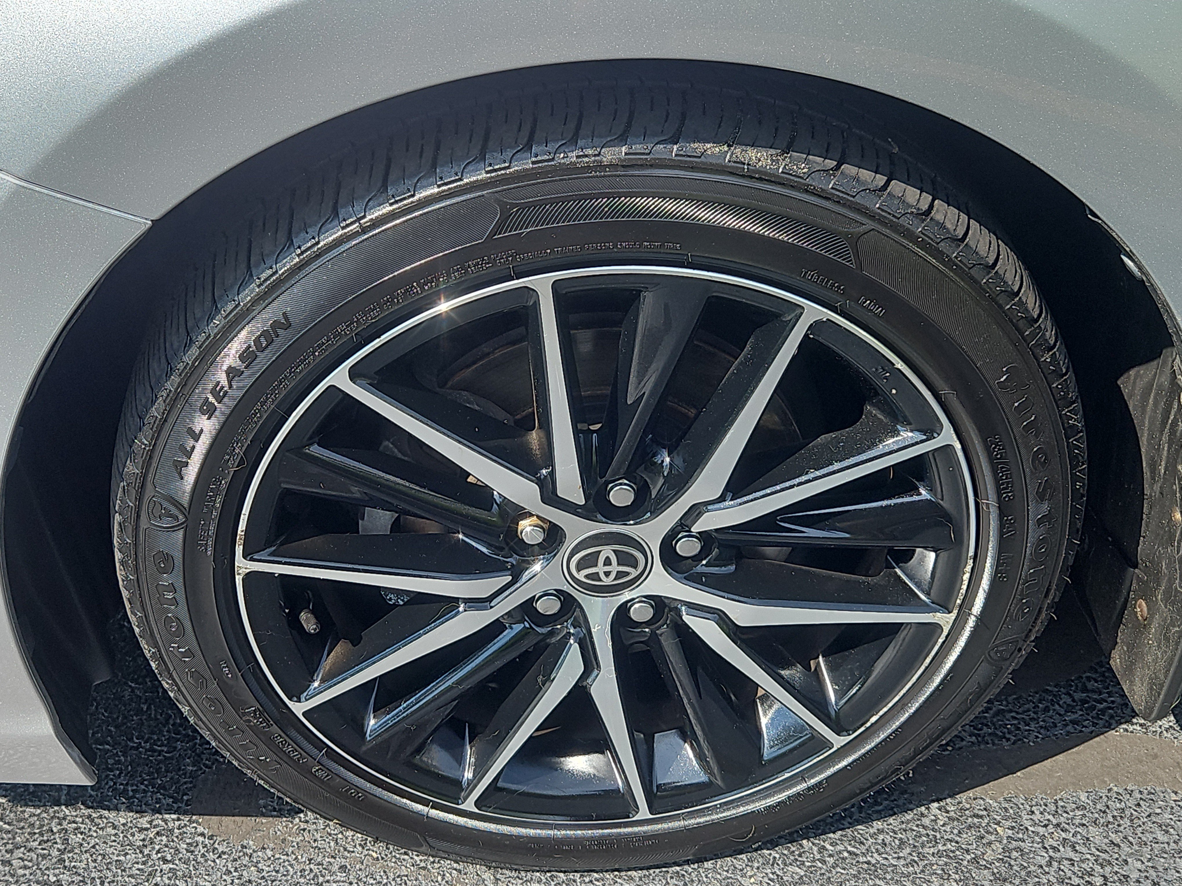 Used 2021 Toyota Camry SE AWD/4WD image 3
