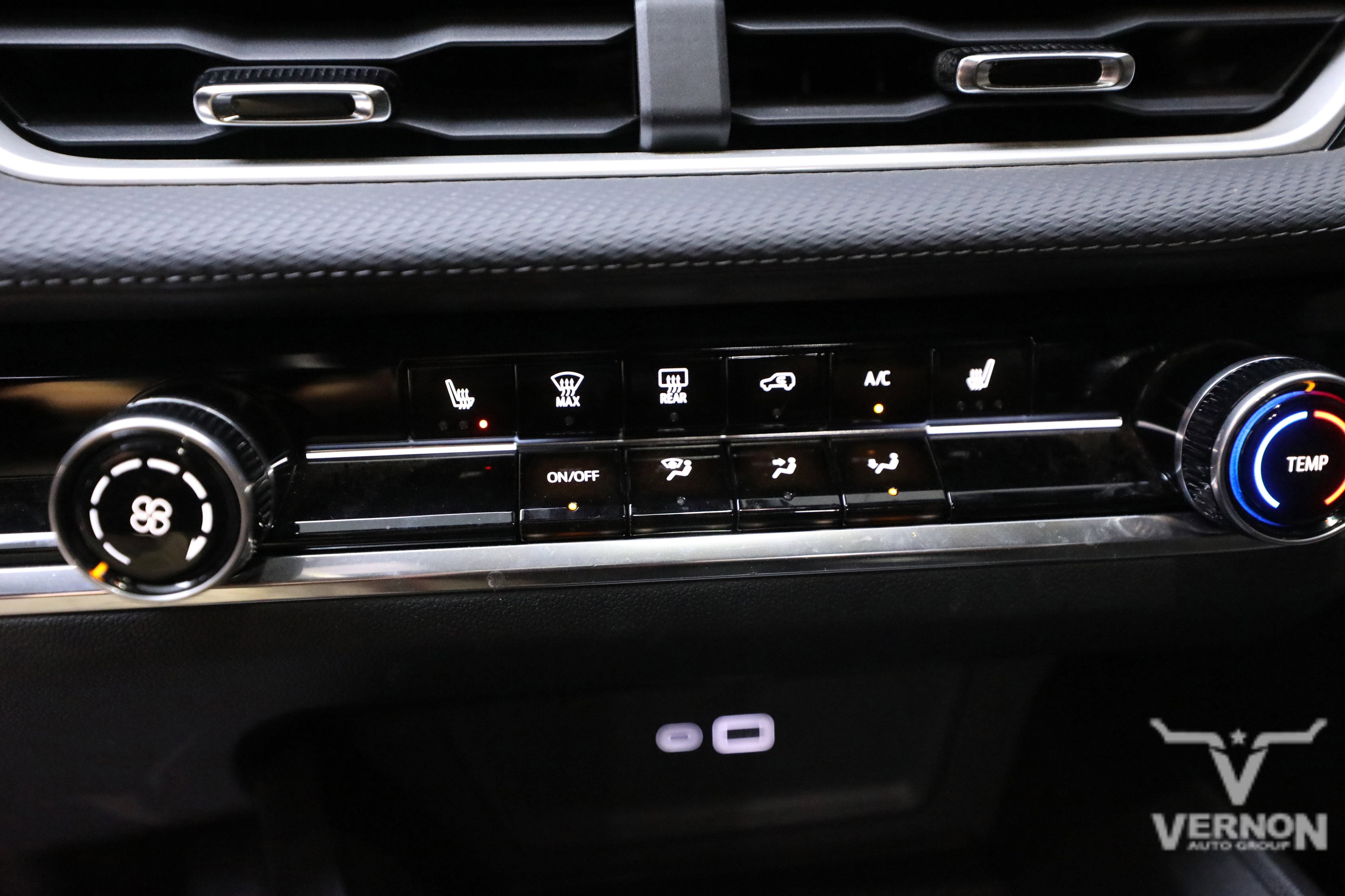 Used 2025 Chevrolet Equinox LT w/ Safety and Technology Package image 23