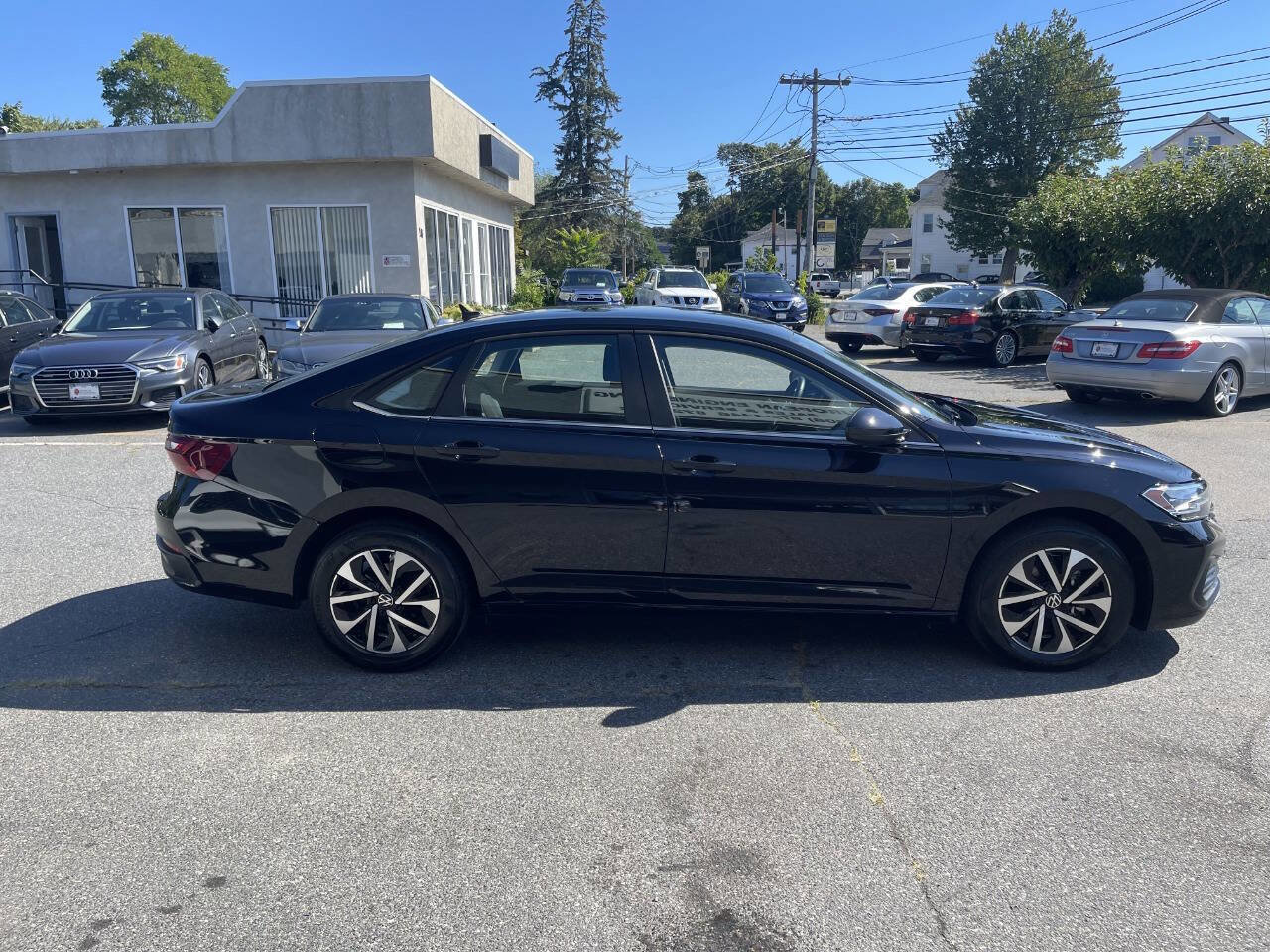 Used 2024 Volkswagen Jetta S image 9