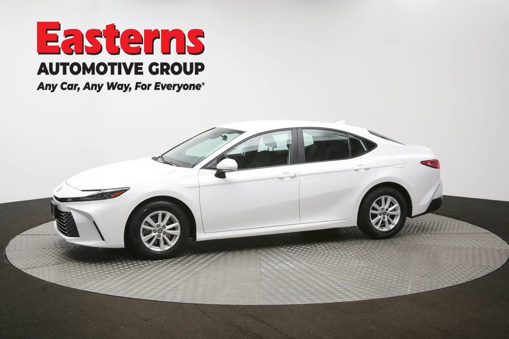 Used 2025 Toyota Camry LE image 58