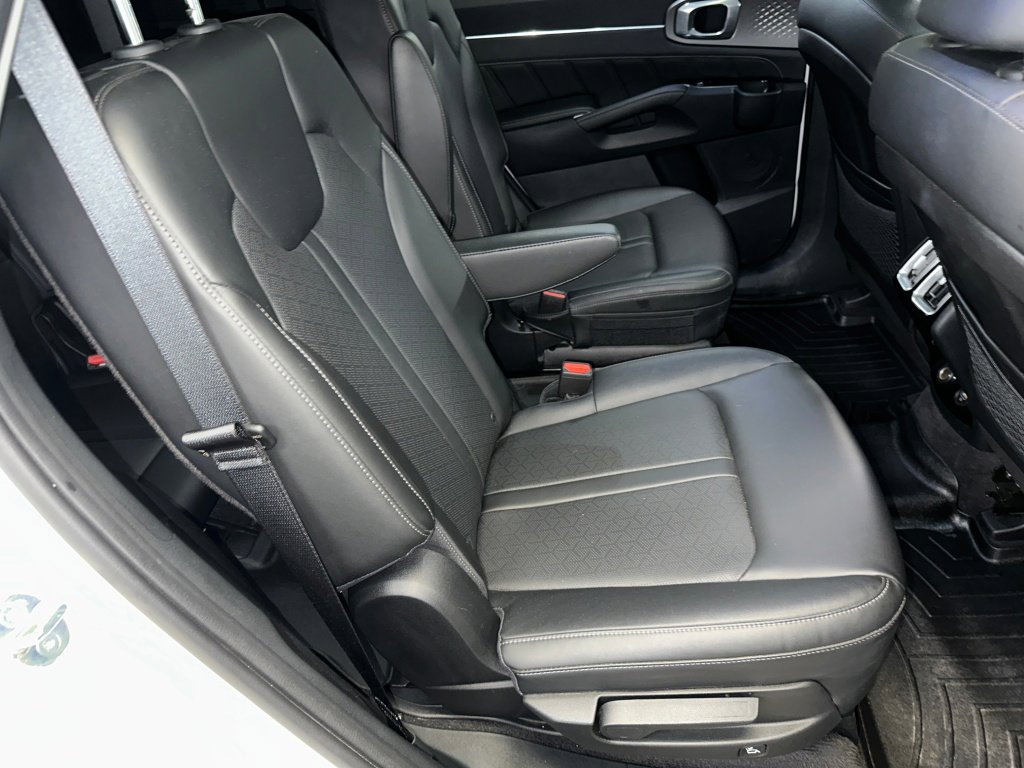 Used 2023 Kia Sorento SX image 29