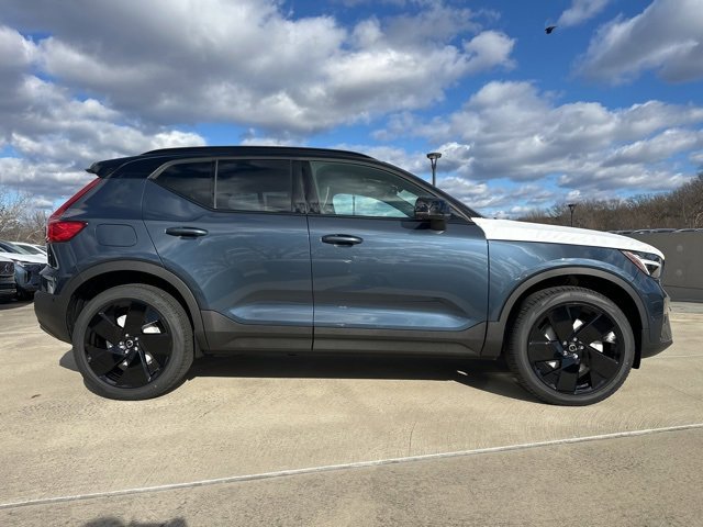 New 2026 Volvo XC40 B5 Ultra w/ Protection Package Premier image 8