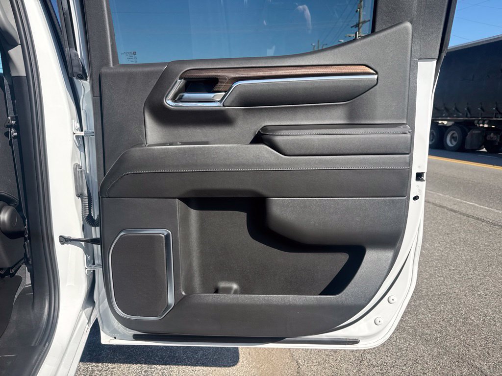 Used 2023 Chevrolet Silverado 1500 LT AWD/4WD image 21