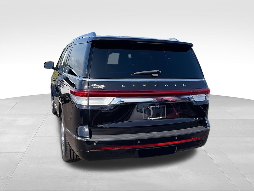Used 2024 Lincoln Navigator Reserve AWD/4WD image 7