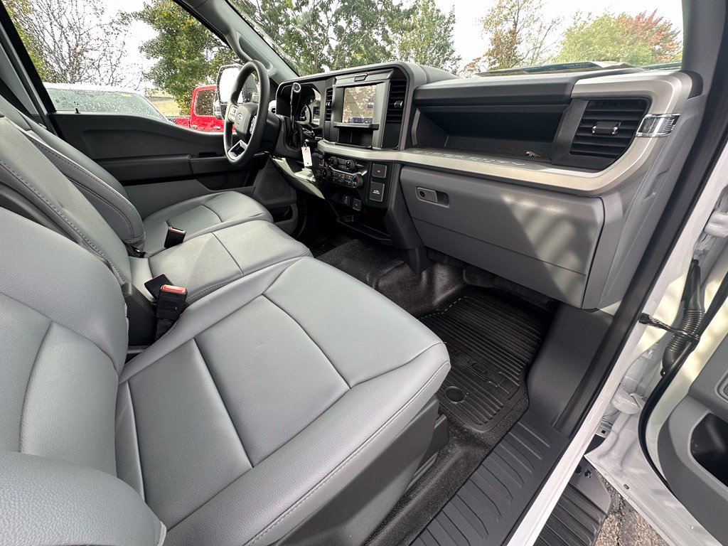 New 2026 Ford F550 4x4 Regular Cab Super Duty image 22