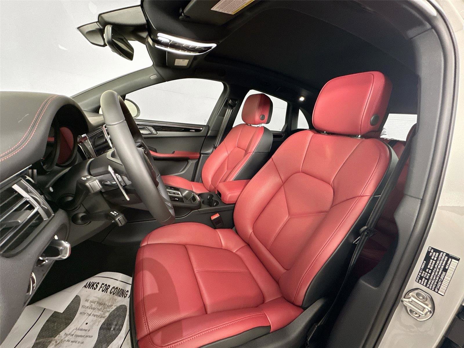 Certified 2026 Porsche Macan Turbo AWD/4WD image 5