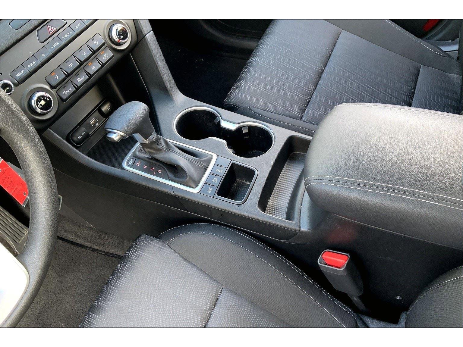 Used 2022 Kia Sportage LX image 17