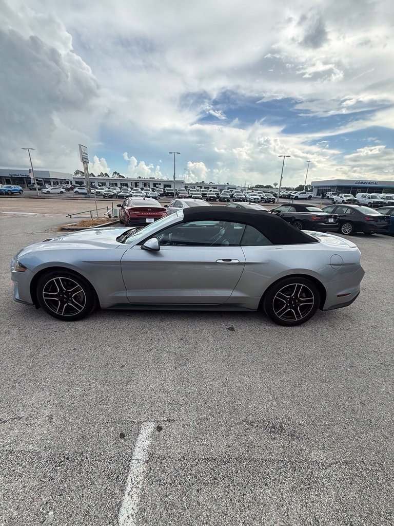 Used 2023 Ford Mustang Premium RWD image 4