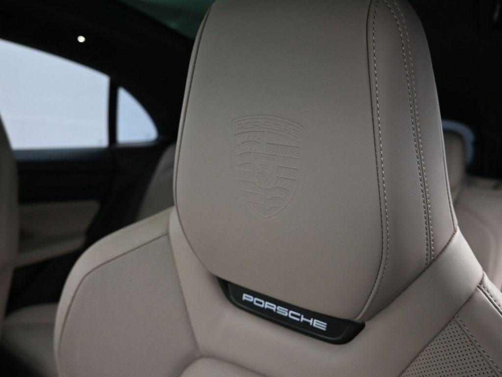 Certified 2024 Porsche Macan Turbo Electric image 8