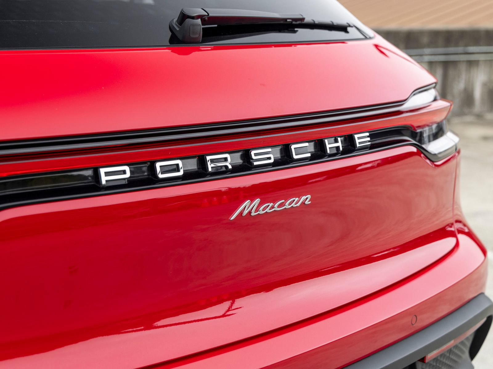 Certified 2026 Porsche Macan AWD/4WD image 23