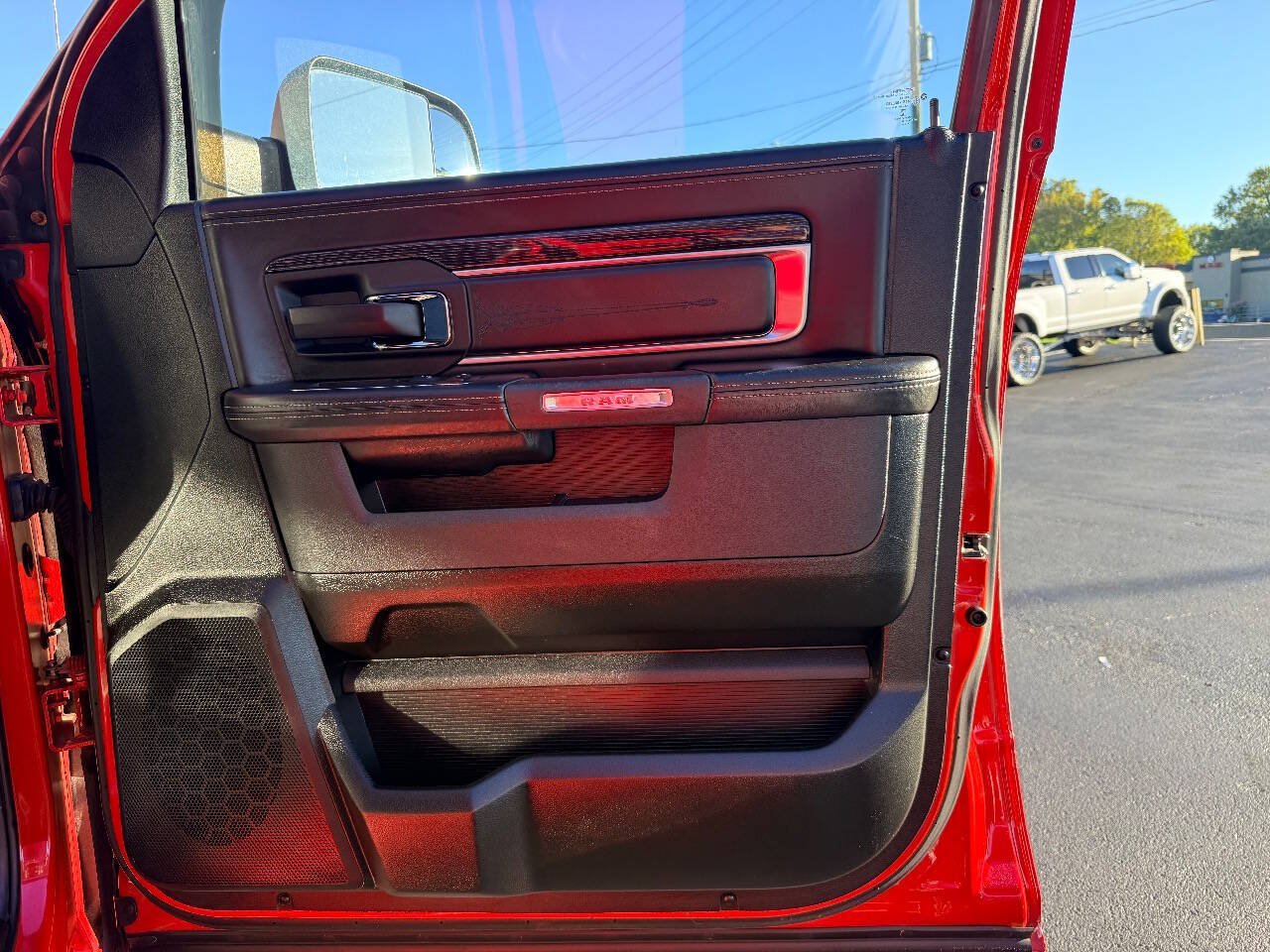 Used 2014 RAM 2500 Tradesman w/ Chrome Appearance Group AWD/4WD image 36