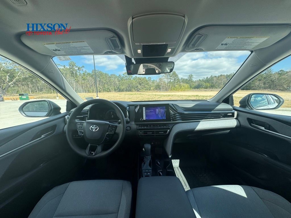 Used 2025 Toyota Camry LE w/ Convenience Package image 5