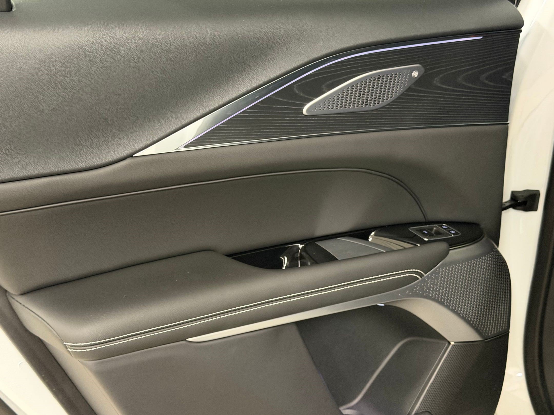 Certified 2024 Cadillac Lyriq Luxury RWD image 41