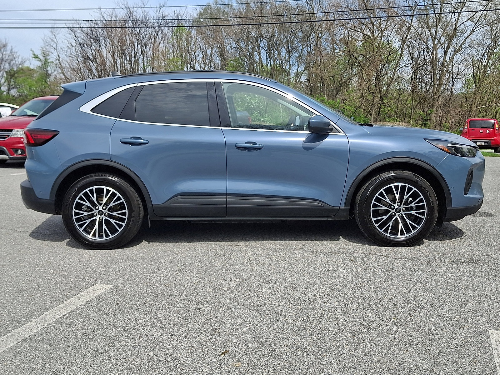 Used 2024 Ford Escape SE w/ PHEV Premium Package image 7