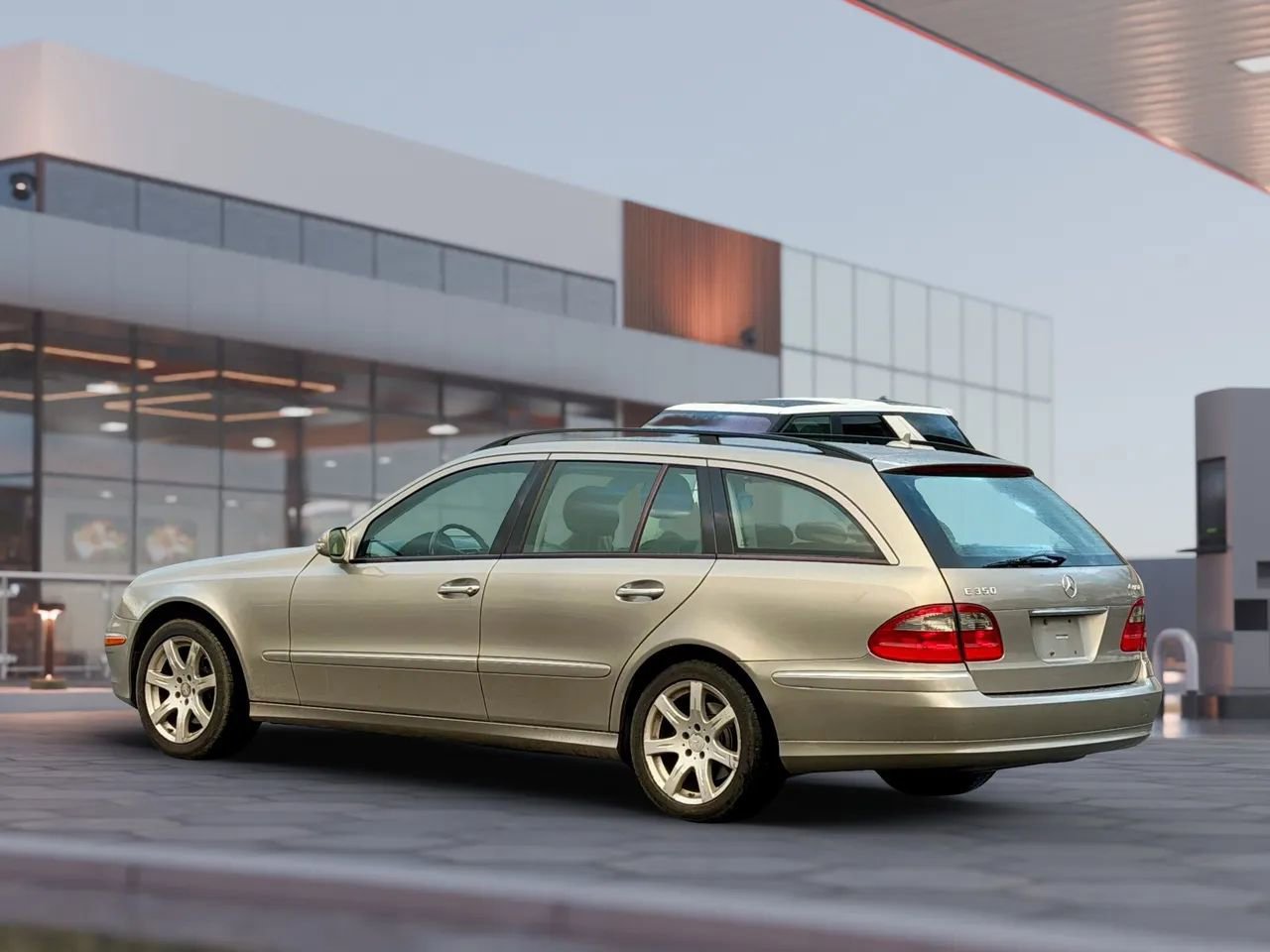 Used 2008 Mercedes-Benz E 350 E 350 4MATIC Wagon 4D image 7