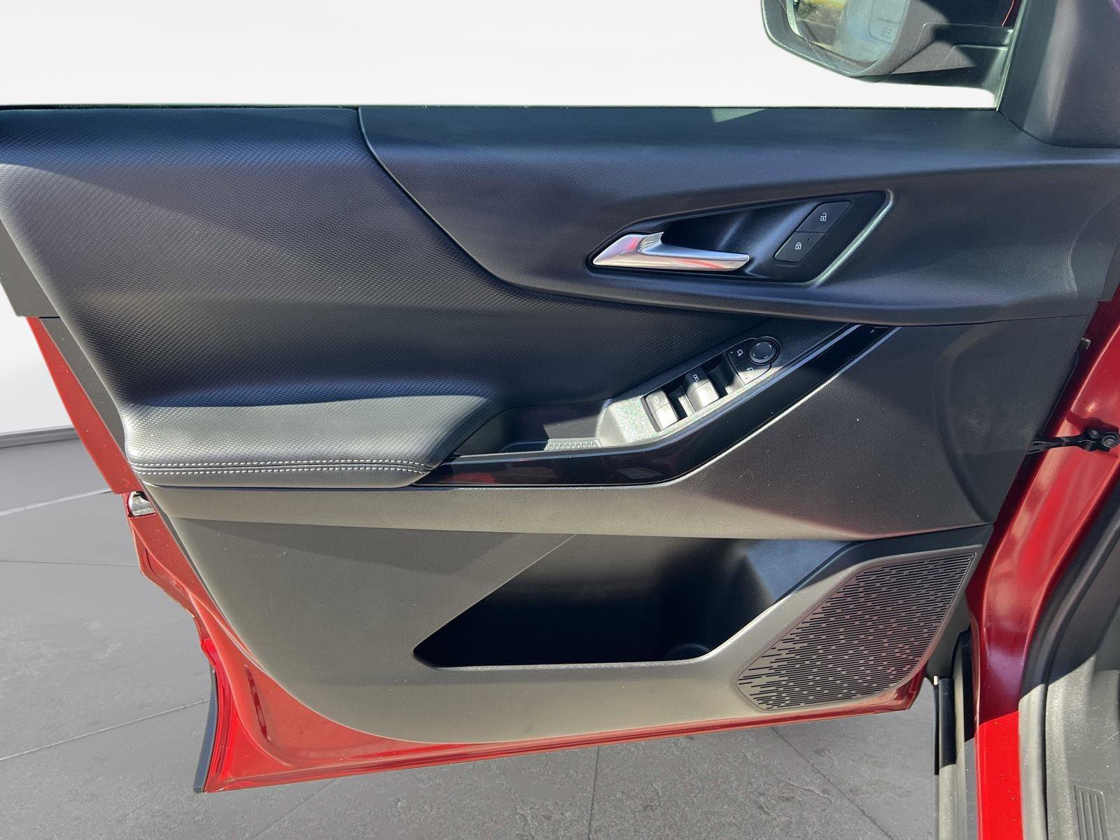 Used 2025 Chevrolet Equinox LT image 15