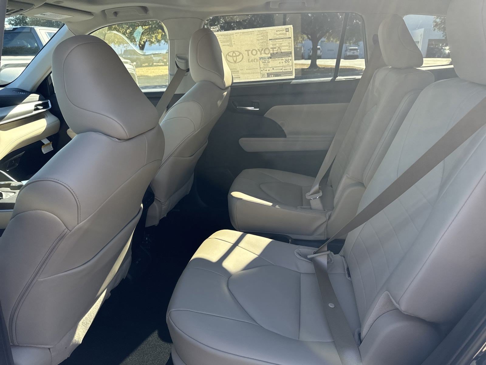 New 2025 Toyota Highlander XLE AWD/4WD image 24