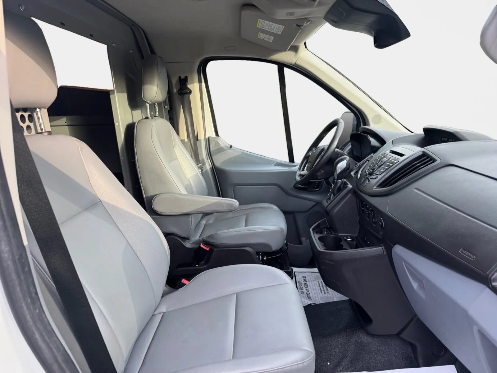 Used 2016 Ford Transit 250 130 Low Roof RWD image 10