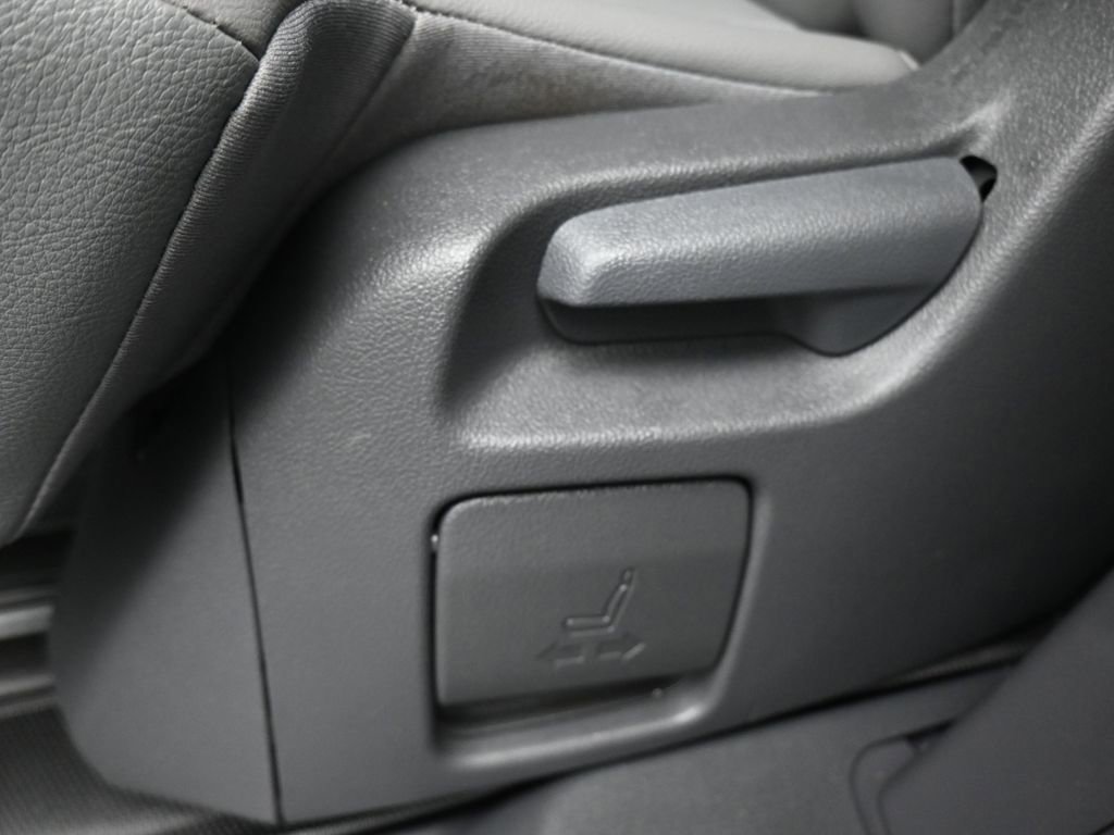 Used 2021 Toyota Sienna XLE w/ XLE Plus Package image 32