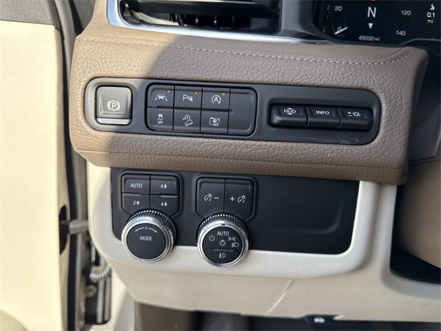 Used 2024 GMC Yukon XL Denali image 30