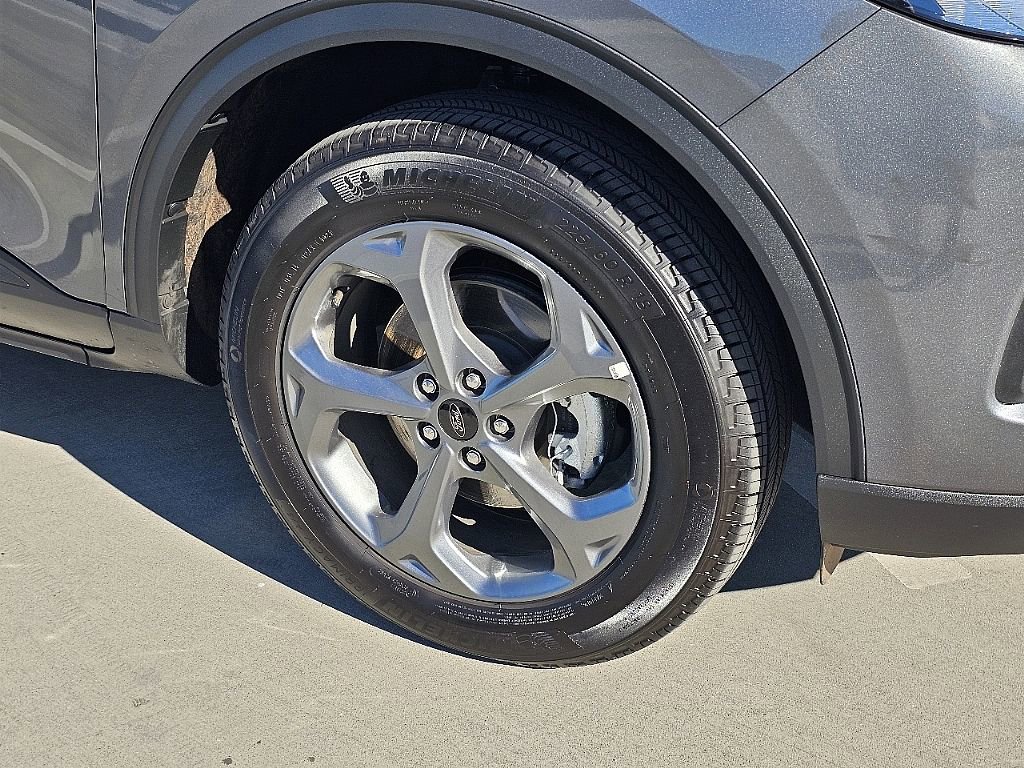 Used 2025 Ford Escape ST-Line image 8