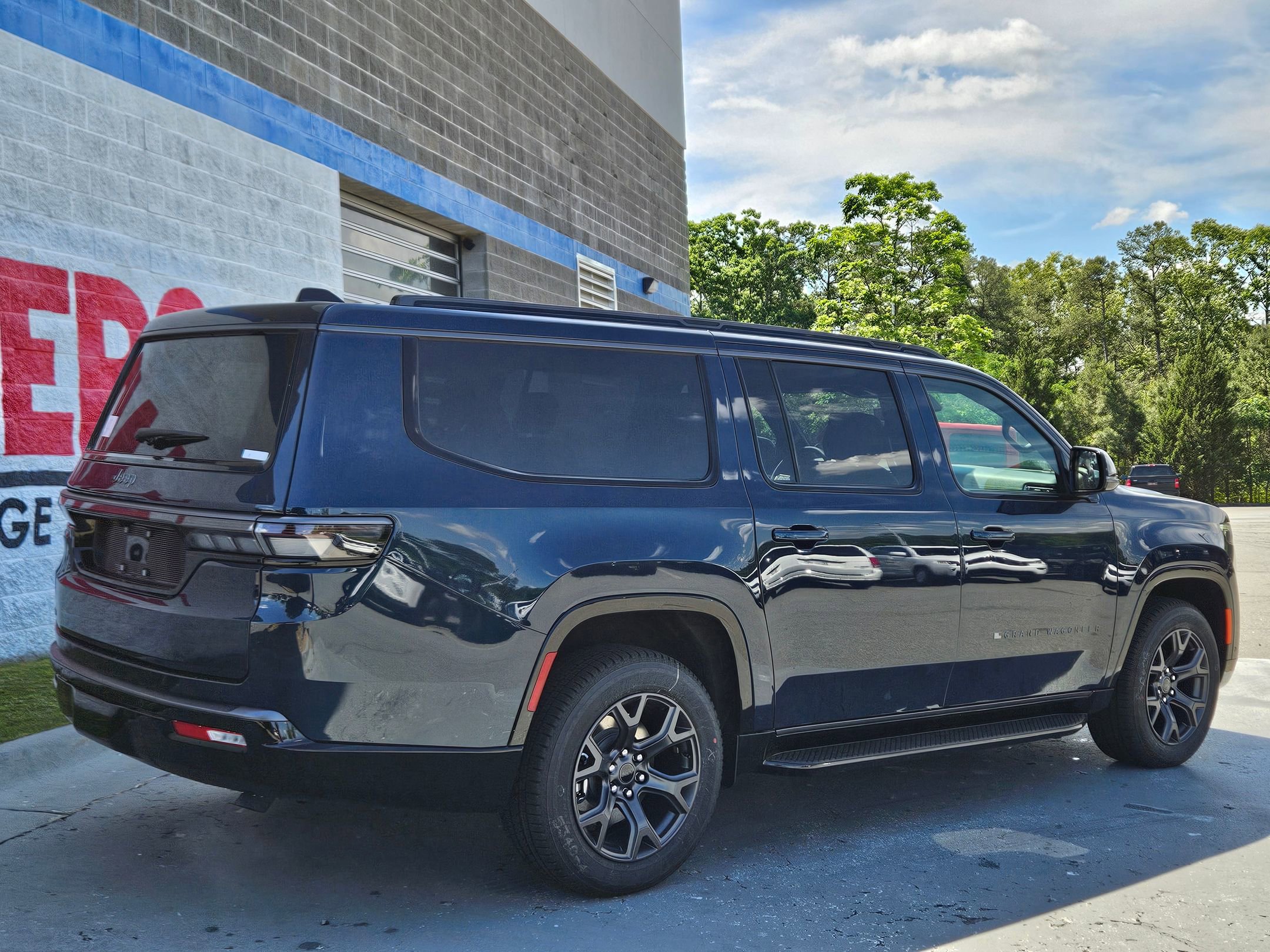 New 2026 Jeep Grand Wagoneer L Limited AWD/4WD image 7