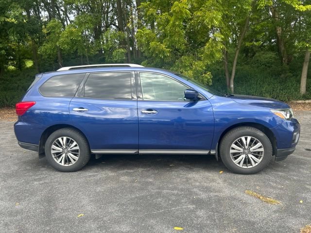 Used 2017 Nissan Pathfinder S AWD/4WD image 2