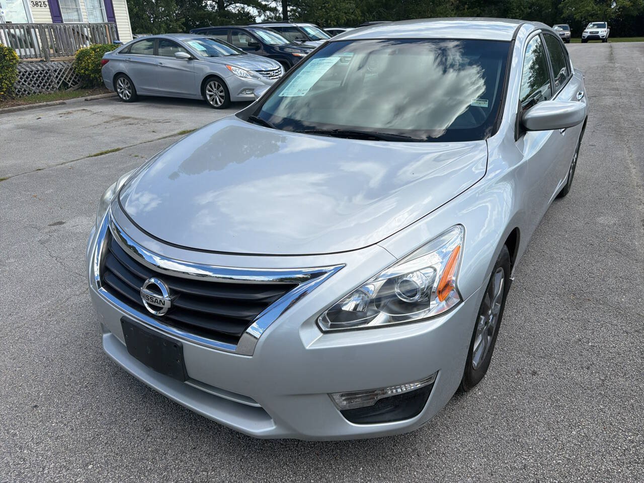 Used 2015 Nissan Altima 2.5 S w/ Special Edition Package FWD image 1