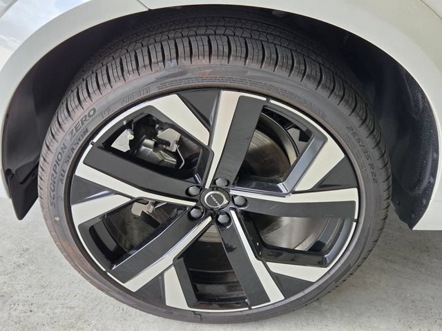 New 2026 Volvo XC60 B5 Ultra w/ Protection Package Premier AWD/4WD image 17