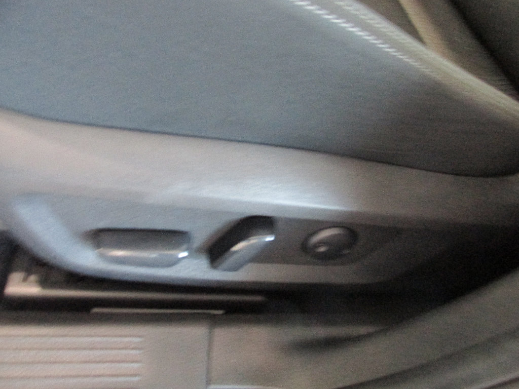 Used 2024 Nissan Rogue SV image 27