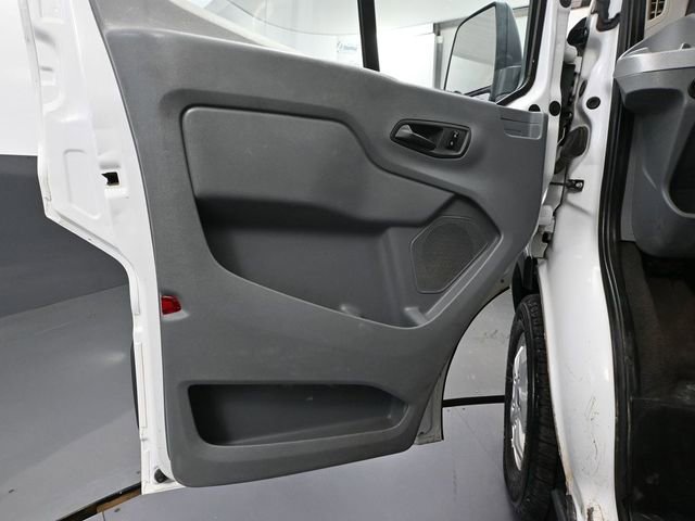 Used 2018 Ford Transit 350 XLT image 17