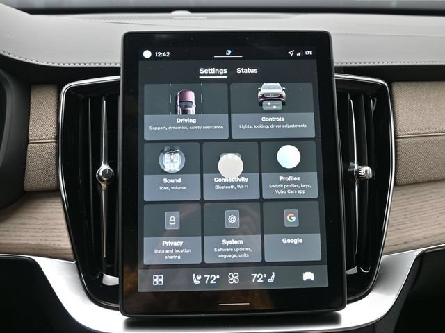 New 2026 Volvo XC90 B6 Plus w/ Protection Package Premier AWD/4WD image 16