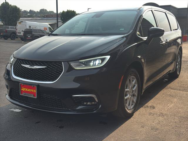 Certified 2023 Chrysler Pacifica Touring-L FWD video 2