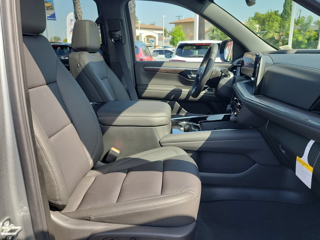 New 2026 Chevrolet Suburban LT w/ Comfort Package RWD image 19